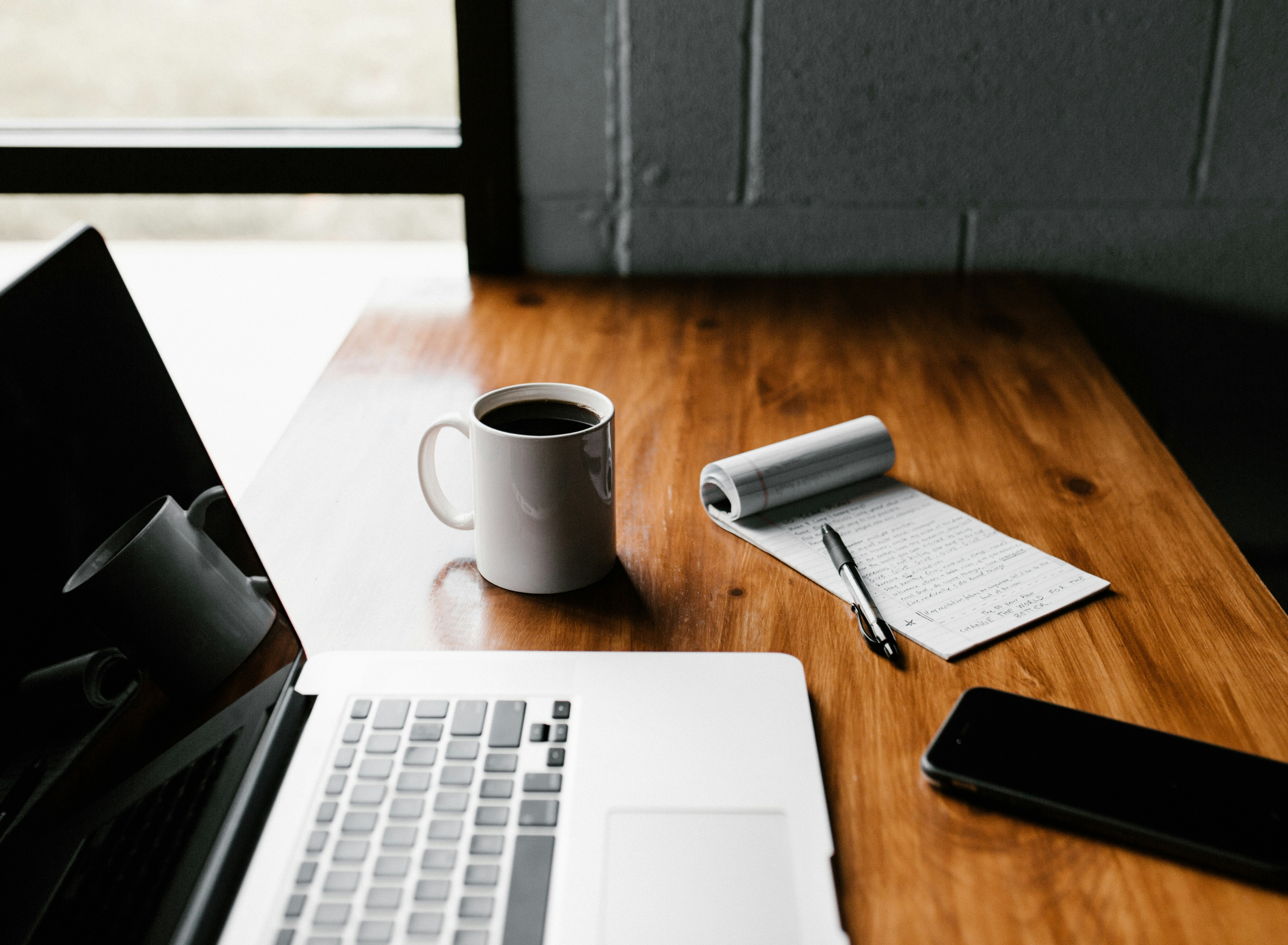 Erfolgreiche Werbegeschenke: Warum Tassen mit Ihrem Firmenlogo unvergesslich sind